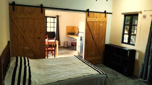 Todos Santos Apartment | Superbe appartement avec chambre, piscine et parking privé