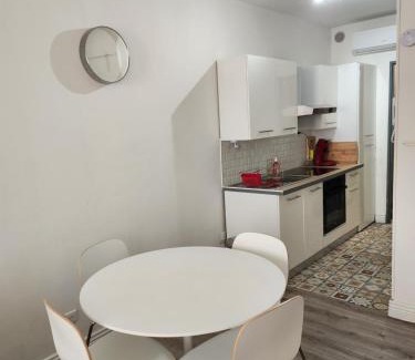 Les Grands Carmes Apartment | SUPERBE STUDiO LE PANIER NO EXTRA FEES historic district