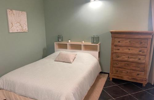 Sailly-lez-Lannoy Apartment | Superbe studio privée au calme avec piscine et spa