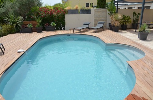 Sanary-sur-Mer Villa | Superbe Villa Avec Piscine en Plein Coeur de Sanary. Tout à Pied