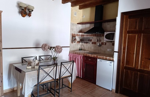 Consuegra Apartment | Superior Apartment 'Corredor' with Terrace, Wi-Fi and Air Conditioning