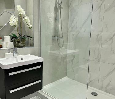 Cardiff City Centre Apartment | Superior Apartment In Cardiff City Centre