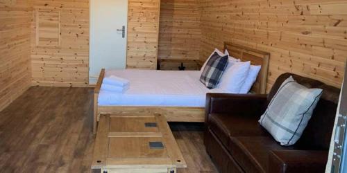 Frodsham Hotel | Superior Glamping Pod with Hot Tub