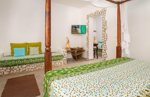 Kiwengwa House | Superior Room in Boutique Hotel with Private Beach