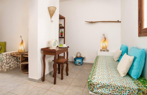 Kiwengwa House | Superior Room in Boutique Hotel with Private Beach