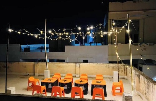 Maheshwar Apartment | Superior Triple room AC @ StayMore