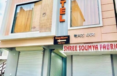 Maheshwar Apartment | Superior Triple room AC @ StayMore