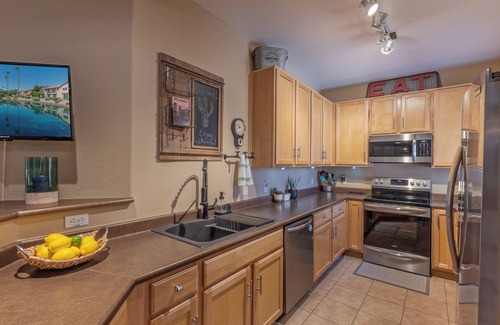 Superstition Lakes Condo | Superstition Lakes Condo, A+ Lake View, Gated Comm w/Htd POOL & Spa, Walk to Mall & Theater