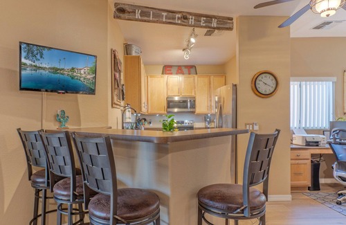 Superstition Lakes Condo | Superstition Lakes Condo, A+ Lake View, Gated Comm w/Htd POOL & Spa, Walk to Mall & Theater