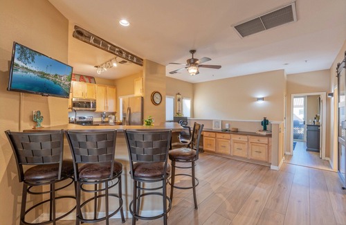 Superstition Lakes Condo | Superstition Lakes Condo, A+ Lake View, Gated Comm w/Htd POOL & Spa, Walk to Mall & Theater