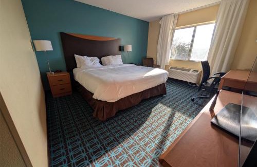 Mount Pleasant Hotel | SureStay by Best Western Mount Pleasant Racine