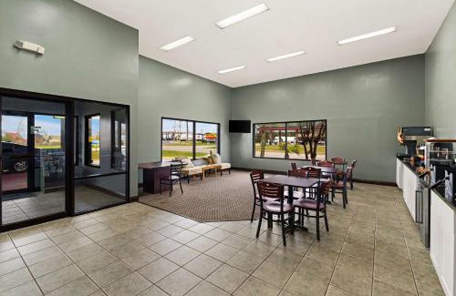 Long Beach Hotel | SureStay by Best Western Gulfport