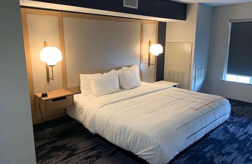 North San Antonio - SAT Hotel | SureStay Plus Hotel by Best Western San Antonio Fort Sam Houston