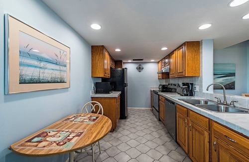 Vanderbilt Beach Apartment | Surf Colony - Vanderbilt Beach - Bayside