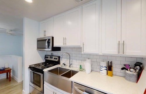 Surfcrest Village Cottage | Surf Crest 20 - 4 bedroom cottage with Ocean View from extended deck!