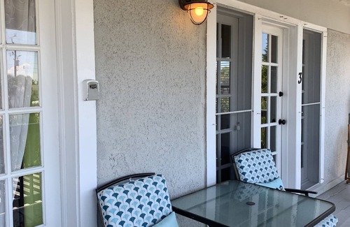 Boardwalk Apartment | Surfer's Sunrise Suite