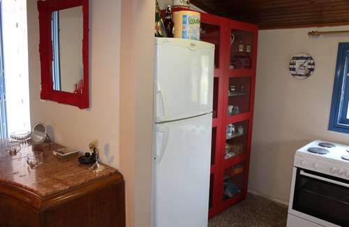 Anavyssos Cottage | Surfers' Cottage