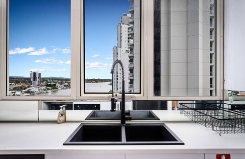 Surfers Paradise Apartment | Surfers Paradise City Views