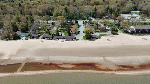 Oscoda House | Surfside 13 - Cute Lakefront Condo!