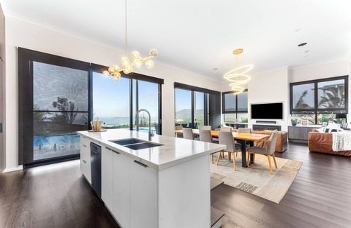 Catherine Hill Bay House | Surfside - Beachfront Deluxe, Pool, Spa & Much More!