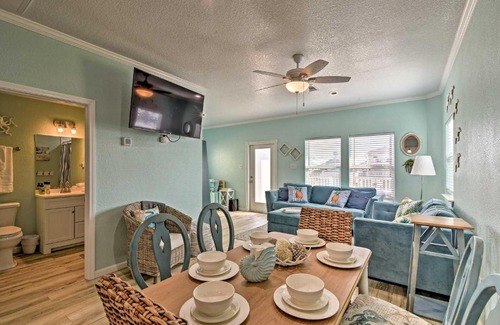 Surfside Beach House | Surfside Beach House with Balcony and Ocean Views!