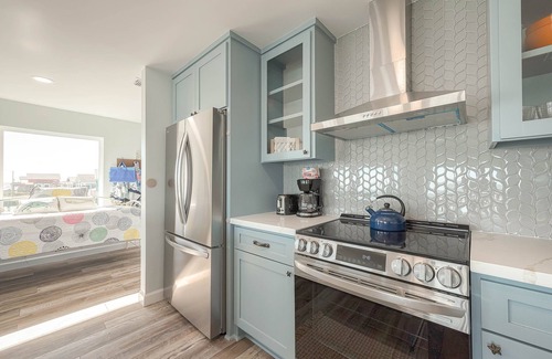 Surfside Beach House | Surfside Beachfront Dream. On sand!Family Reunion and Pet friendly