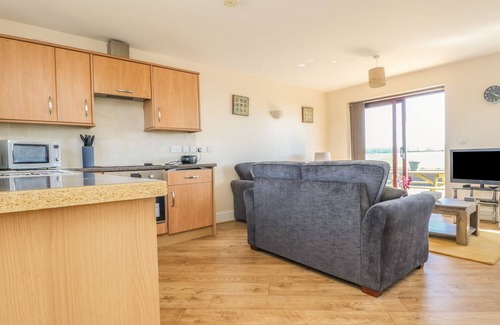 Longrock House | SURFSIDE, pet friendly, country holiday cottage in Marazion