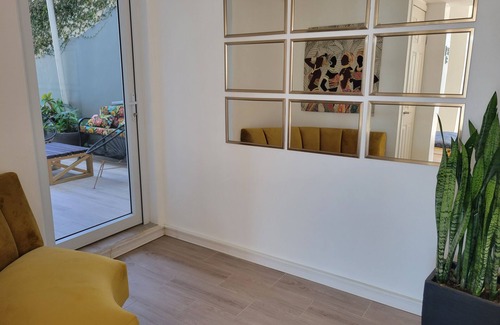 Sector 2 Hotel | Surprising, delicate, space for 3 with balcony sea view