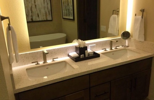 Truckee Resort | Surrounded by pine trees and mountains