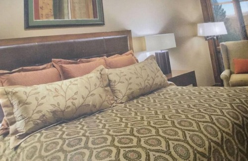 Truckee Resort | Surrounded by pine trees and mountains