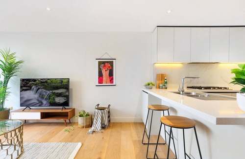 Redfern Apartment | Surry Hills l Two Bedroom l Pet Friendly