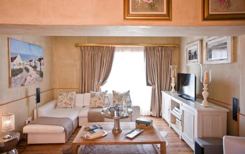 Buffelsdrift Cabin | Surval Boutique Olive Estate