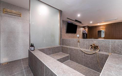 Paldal-gu Hotel | Suwon Hound Hotel