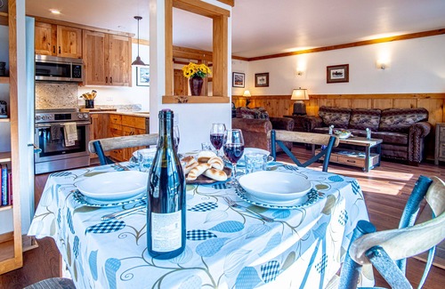 Ketchum Condo | SV109 - Walk to Lifts & Town - Hot Tub & Pool