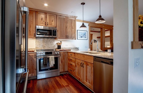 Ketchum Condo | SV109 - Walk to Lifts & Town - Hot Tub & Pool