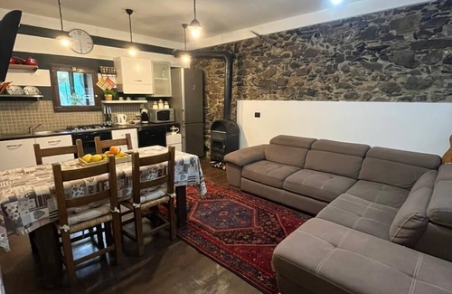 Arcola House | swadararo vacation home. Between Lerici and the 5 lands