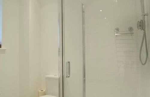 Godstone House | Swallows