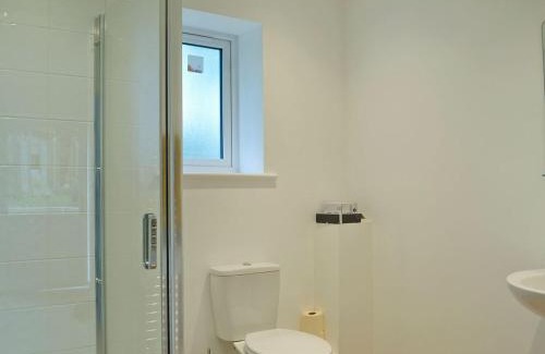 Godstone House | Swallows