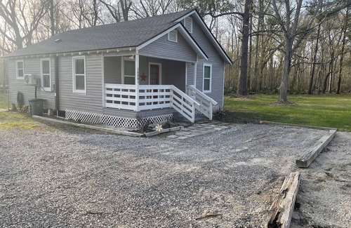 Prairieville House | Swamp Thang! Stay with Nature, yet Minutes from I-10