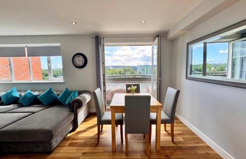 Newcastle-upon-Tyne Apartment | Swan Apartments 2A by Week2Week