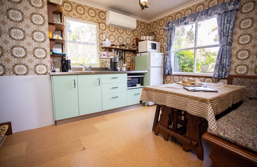 Raymond Island Cottage | Swan Cove Beachfront Cottage