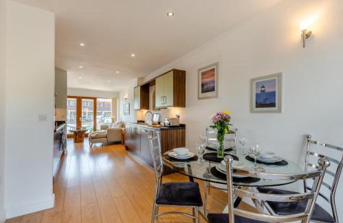 Tewitfield House | Swan House