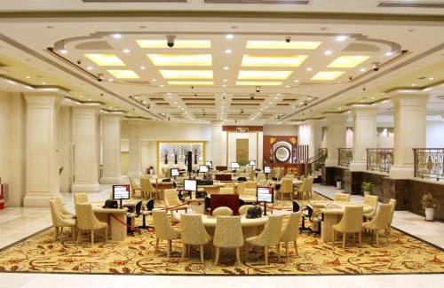 Tourakom Hotel | Swan Lake Hotel