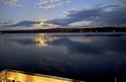 Belfast House | Swan Lake House