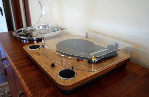 Carlton House | Swanky Historic Farmhouse in Downtown Carlton