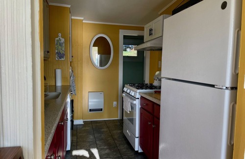 Cooperstown - Otsego Lake Cottage | Sweet 1 Bedroom Bungalow - Otsego Lake