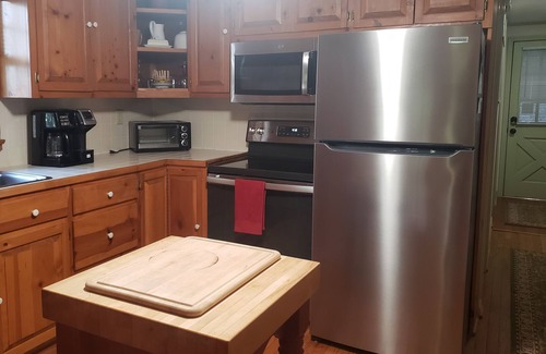 Huddleston House | Sweet By and By. Your Escape to the Beauty of Smith Mountain Lake