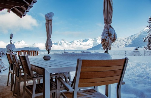 Troistorrents Apartment | Sweet & Cosy Chalet in the heart of the Swiss Alps