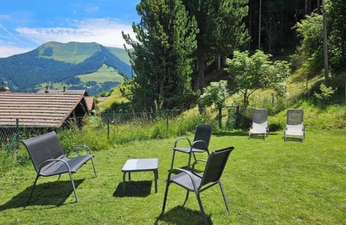 Troistorrents Apartment | Sweet & Cosy Chalet in the heart of the Swiss Alps