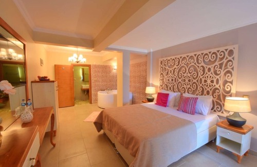 Agva Hotel | Sweet Home River Hotel
